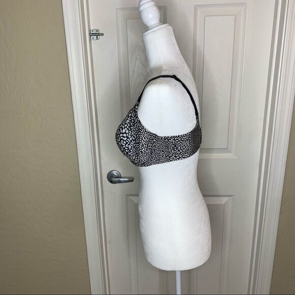 Victoria’s Secret Black and White Perfect Coverage Bra Size 36D - Picture 9 of 9